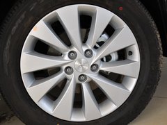 2013款 2.4L 自动 两驱豪华版 5座