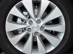 2013款 2.4L 自动 两驱豪华版 5座