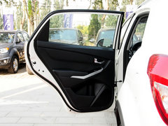 2014款 2.0L 手动 两驱 舒适导航版 5座