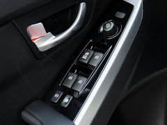 2014款 2.0L 手动 两驱 舒适导航版 5座