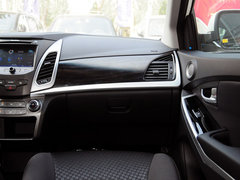 2014款 2.0L 手动 两驱 舒适导航版 5座