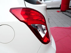 2014款 2.0L 手动 两驱 舒适导航版 5座
