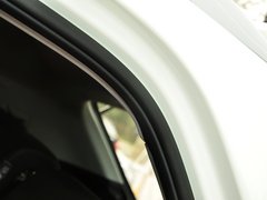 2014款 2.0L 手动 两驱 舒适导航版 5座