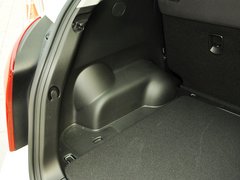 2014款 2.0L 手动 两驱 舒适导航版 5座