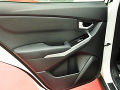 2014款 2.0L 手动 两驱 舒适导航版 5座