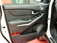 2014款 2.0L 手动 两驱 舒适导航版 5座