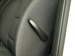 2014款 2.0L 手动 两驱 舒适导航版 5座