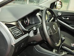 2014款 2.0L 手动 两驱 舒适导航版 5座