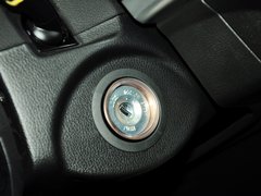 2014款 2.0L 自动 两驱豪华导航版 5座