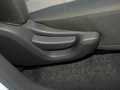 2013款 1.2L EMT 两厢 理想版