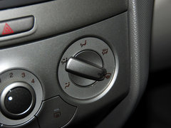 2013款 1.2L EMT 两厢 理想版
