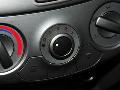 2013款 1.2L EMT 两厢 理想版