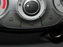 2013款 1.2L EMT 两厢 理想版