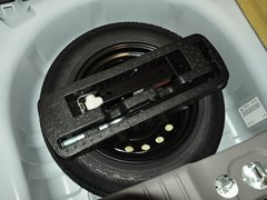 2013款 1.2L EMT 两厢 理想版