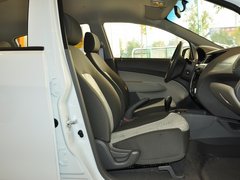 2013款 1.2L EMT 两厢 理想版