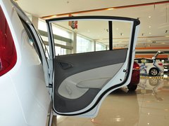 2013款 1.2L EMT 两厢 理想版
