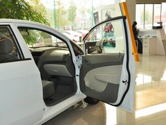2013款 1.2L EMT 两厢 理想版