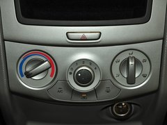 2013款 1.2L EMT 两厢 理想版
