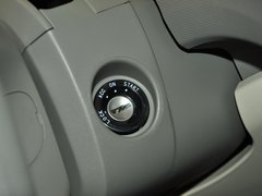 2013款 1.2L EMT 两厢 理想版