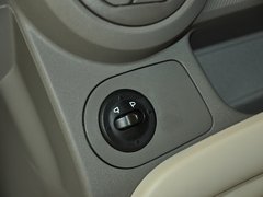 2013款 1.2L EMT 两厢 理想版