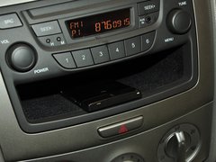 2013款 1.2L EMT 两厢 理想版
