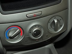 2013款 1.2L EMT 两厢 理想版