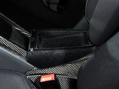2014款 4.6L Spyder Weissach package