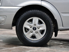 2013款 2.4T 手动 柴油普通型加长轴高顶Duratorq