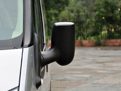 2013款 2.4T 手动 柴油普通型加长轴高顶Duratorq