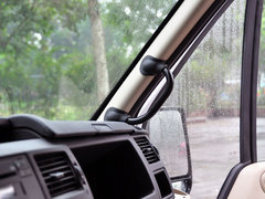 2013款 2.4T 手动 柴油普通型加长轴高顶Duratorq