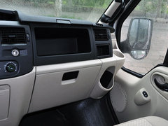 2013款 2.4T 手动 柴油普通型加长轴高顶Duratorq