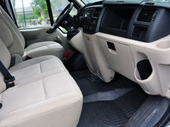 2013款 2.4T 手动 柴油普通型加长轴高顶Duratorq