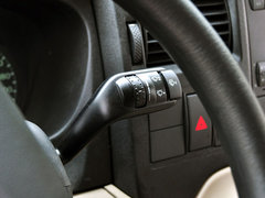 2013款 2.4T 手动 柴油普通型加长轴高顶Duratorq
