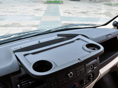 2013款 2.4T 手动 柴油普通型加长轴高顶Duratorq