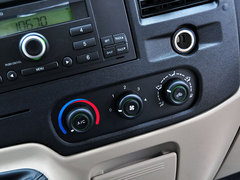 2013款 2.4T 手动 柴油普通型加长轴高顶Duratorq