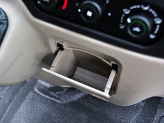 2013款 2.4T 手动 柴油普通型加长轴高顶Duratorq