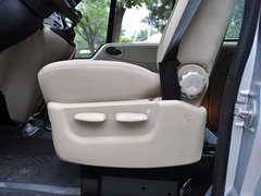 2013款 2.4T 手动 柴油普通型加长轴高顶Duratorq