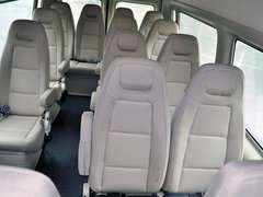 2013款 2.4T 手动 柴油普通型加长轴高顶Duratorq