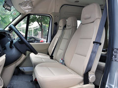 2013款 2.4T 手动 柴油普通型加长轴高顶Duratorq
