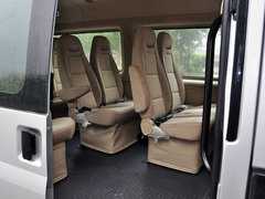 2013款 2.4T 手动 柴油普通型加长轴高顶Duratorq