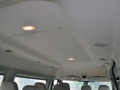 2013款 2.4T 手动 柴油普通型加长轴高顶Duratorq