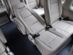 2013款 2.4T 手动 柴油普通型加长轴高顶Duratorq