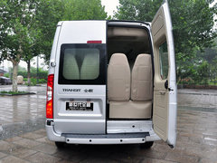 2013款 2.4T 手动 柴油普通型加长轴高顶Duratorq