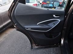 2013款 2.4L 自动 改款四驱 尊贵型 7座
