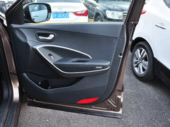 2013款 2.4L 自动 改款四驱 尊贵型 7座