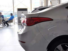 2013款 1.6L 自动 尊贵型