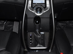 2013款 1.6L 自动 尊贵型