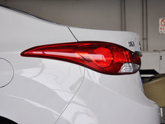 2013款 1.6L 自动 尊贵型