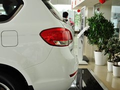2013款 升级版 2.4L 自动 两驱 尊贵型 5座