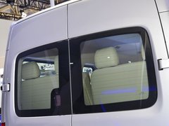 2014款 2.5T 手动 适尊房车C型-商务版